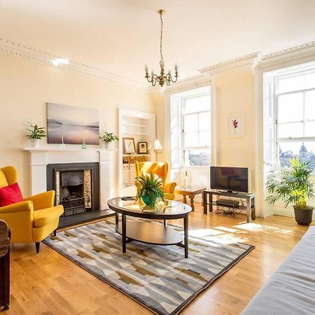 Altido Retro Castle Retreat 2Bed Apartment Edinburgh Luaran gambar