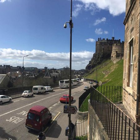 Altido Retro Castle Retreat 2Bed Apartment Edinburgh Luaran gambar