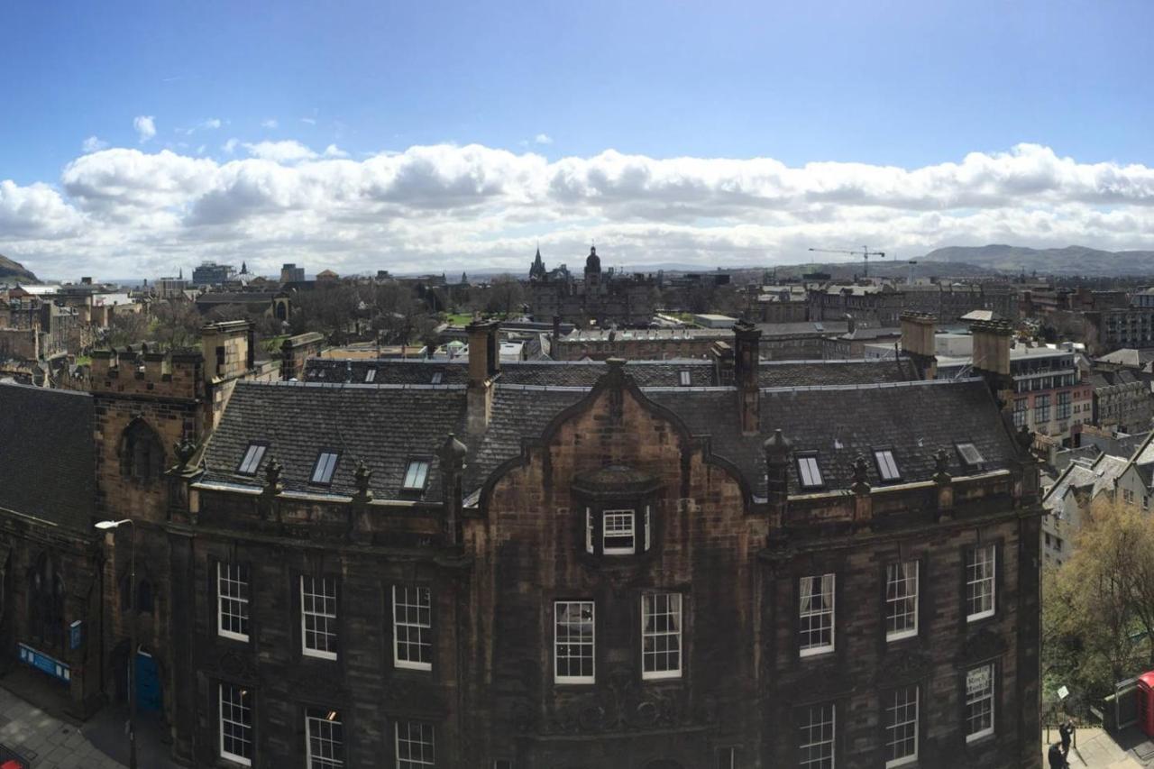 Altido Retro Castle Retreat 2Bed Apartment Edinburgh Luaran gambar