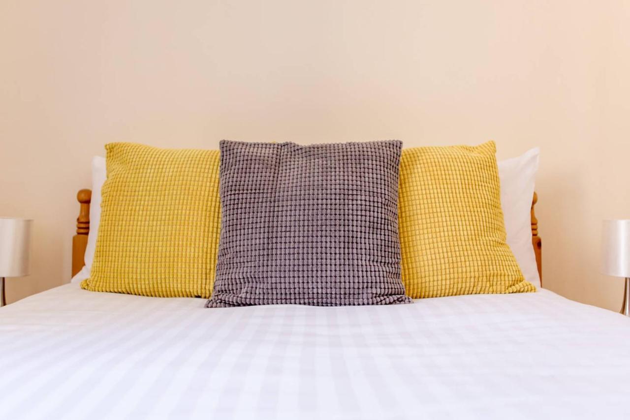 Altido Retro Castle Retreat 2Bed Apartment Edinburgh Luaran gambar