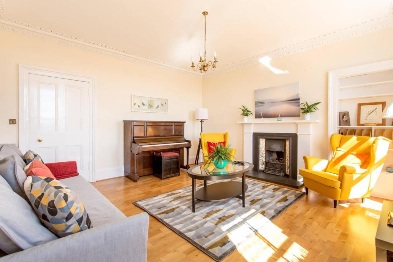 Altido Retro Castle Retreat 2Bed Apartment Edinburgh Luaran gambar