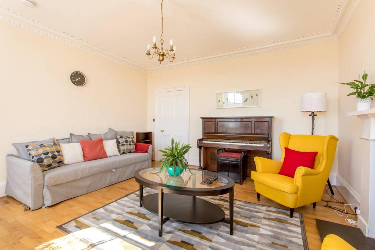 Altido Retro Castle Retreat 2Bed Apartment Edinburgh Bilik gambar